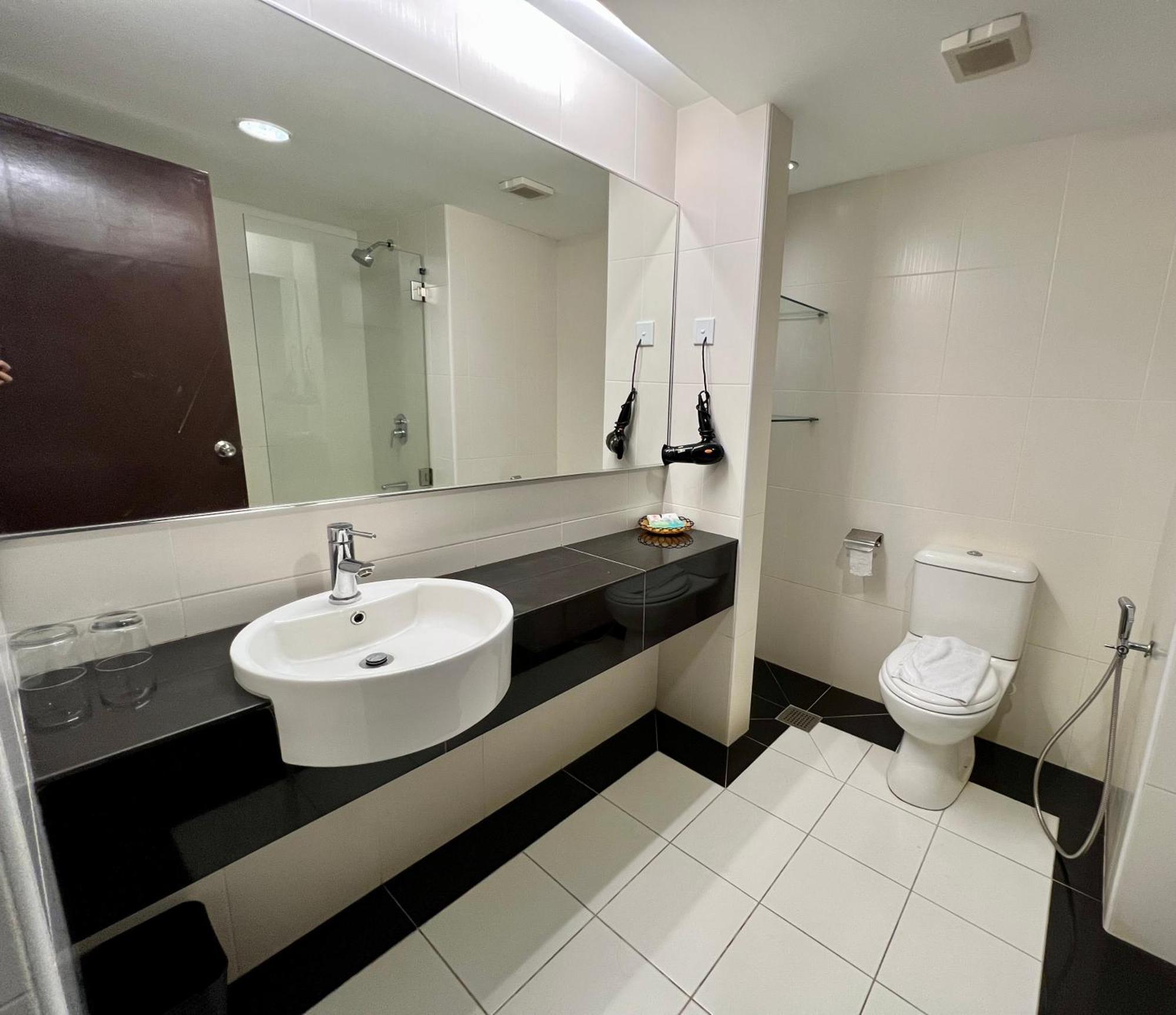 Hotel Yt Midtown Kuala Terengganu Extérieur photo